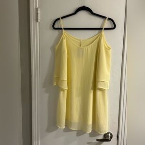 Yetts Los Angeles yellow cold shoulder top size M